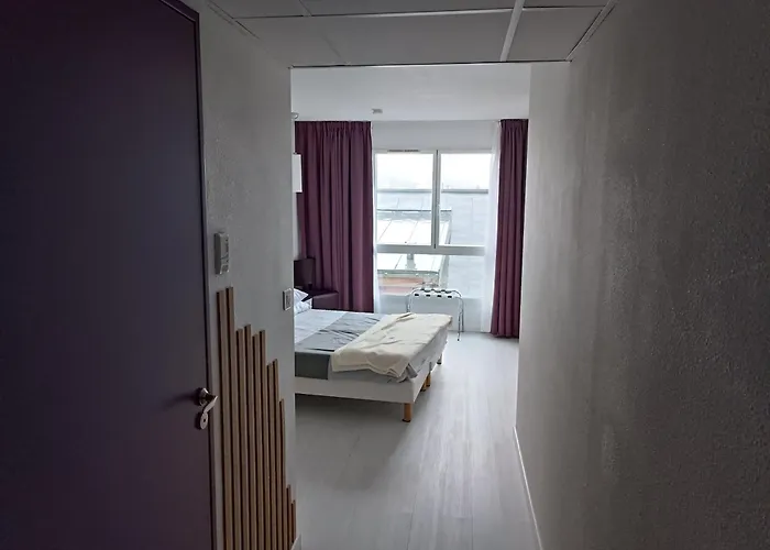 Proche Gare Avec Parking דירה *