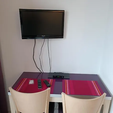 Proche Gare Avec Parking Apartmán *